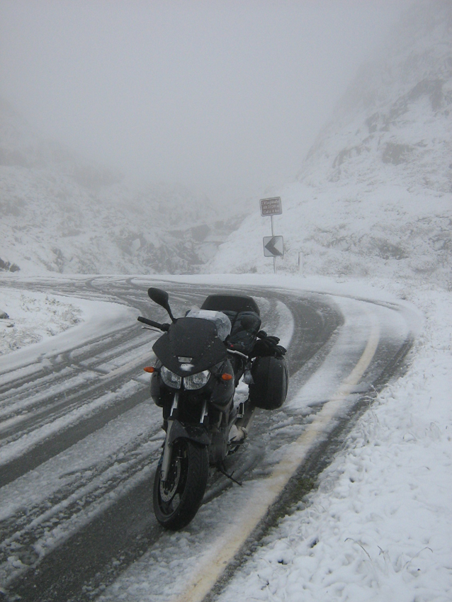 TDM900 in den Alpen Bernardino Pass